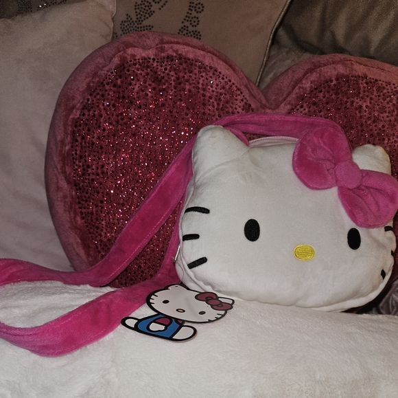 Hello Kitty Plush Bag - Picture 4 of 5